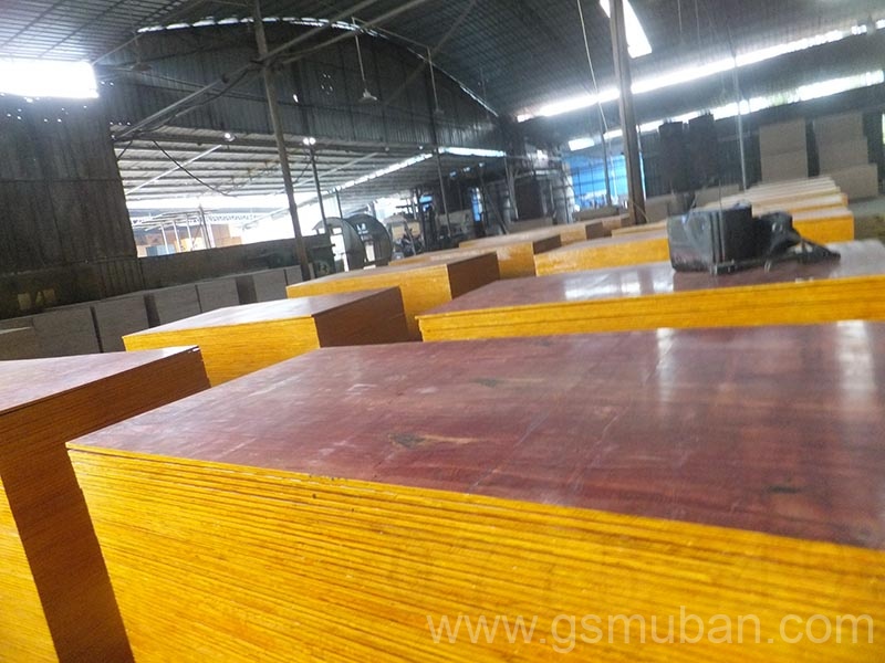 建筑小模板使用怎么維護(hù)?915×1830模板價(jià)格 建筑小模板使用怎么維護(hù)?915×1830模板價(jià)格